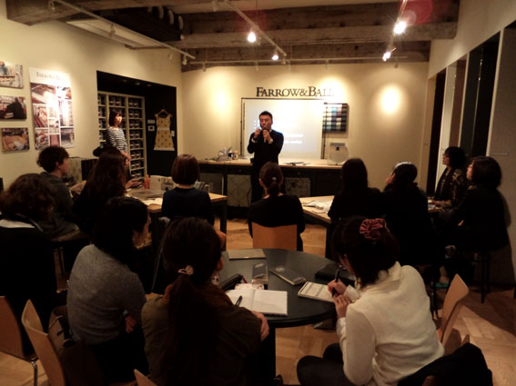 http://www.colorworks.co.jp/weblog/2014/12/02/2014.12-fbmeeting.jpg