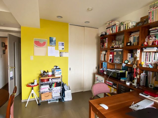 instalive_nagatakoto-kantoku-living_hipmini_yokoyellow