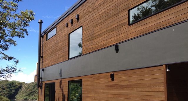柔軟性のある塗膜なので環境変化で木材の伸縮が大きい外壁にも使えるWood Natural -Garden-