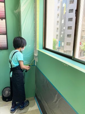 子供たちも簡単にチャレンジできるペイントレッスン