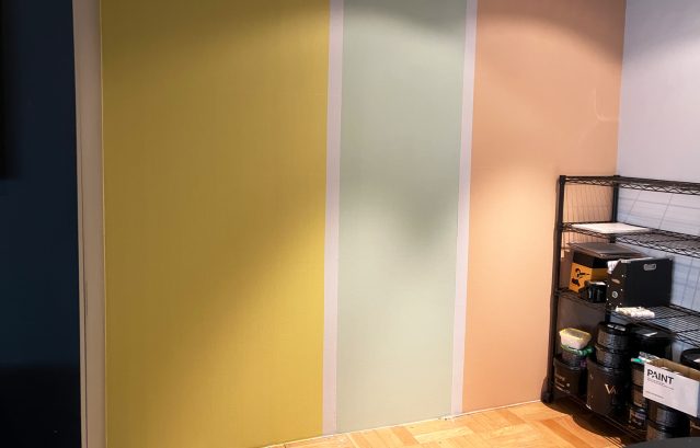 『有吉の正直さんぽ』で有吉さんが塗った壁です！カリフォルニアコレクションの3色から塗っていただきました