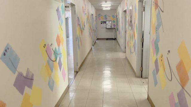 さとうたけしさんが手がけたホスピタルアートプロジェクト in たかまえ病院(群馬県高崎市)