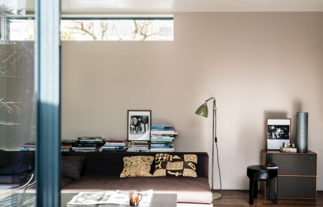 FARROW&BALL / 塗料 / No.293 Jitney / 【違いは歴然】最大30％も多い顔料が織りなす陰影の美しさと深みをもつFarrow＆Ballの質感