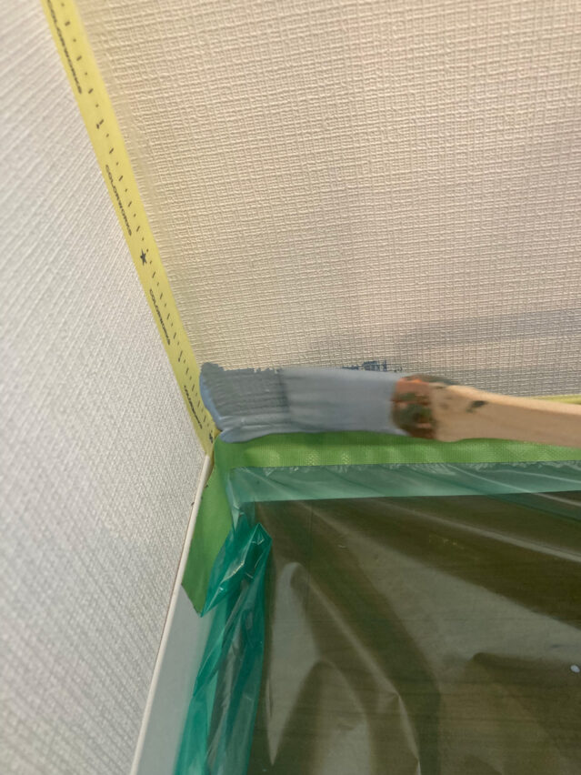 【塗装初心者必見！】新人スタッフTが挑む！はじめてのDIY塗装＠自宅リビングの壁一面