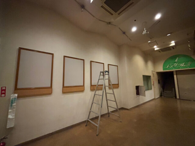 13年振りに復活！周南映画館再生プロジェクト。地元小中学生たちと海色に塗ったエントランス