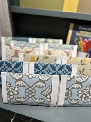 ワークショップにも使われたFarrow&Ballの新柄の壁紙。こっくりとした色合いが美しく、穏やかな色合いがそれぞれのモチーフとぴったり!