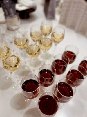 Farrow&Ballの新色・新柄のワークショップのあとは、写真のような味覚も視覚も楽しめるカラフルな軽食とドリンクで楽しい時間を過ごしました。