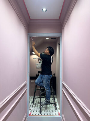 FARROW&BALL 銀座サロン リノベーション / トイレ前のスペースの塗装工事