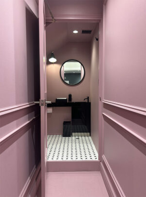 Before：トイレ前・内壁：No.246 Cinder Rose