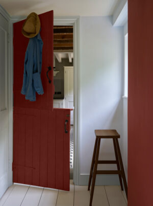 壁:FARROW&BALL(新色)No.314 Sizing / 扉:No.304 Bamboozle