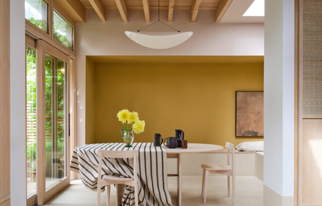 ヌック内壁:FARROW&BALL(新色)No.319 Duster / 正面壁(新色)No.311 Scallop