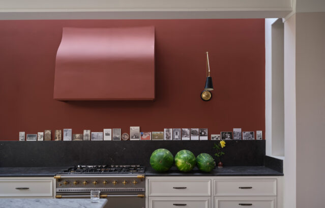 壁・レンジフード:FARROW&BALL (復刻色)No.56 Etruscan Red