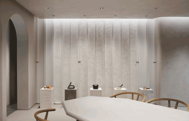 銀座にあるショールーム「 Layered Gallery by Valpaint」。イタリア最高峰のVALPAINT（バルペイント）を中心に、意匠性の高い水性塗料がたくさん揃っており、インテリアデザインのインスピレーションを高めてくれるショールームとなっています。（完全予約制）