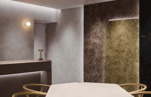 銀座にあるショールーム「 Layered Gallery by Valpaint」。イタリア最高峰のVALPAINT（バルペイント）を中心に、意匠性の高い水性塗料がたくさん揃っており、インテリアデザインのインスピレーションを高めてくれるショールームとなっています。（完全予約制）