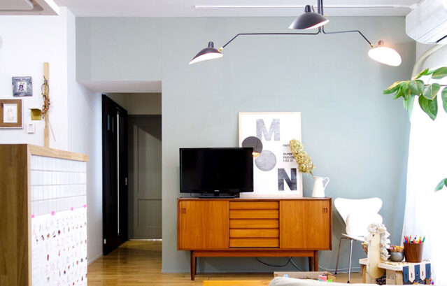 E様邸 / 正面壁：FARROW&BALL No.25 Pigeon